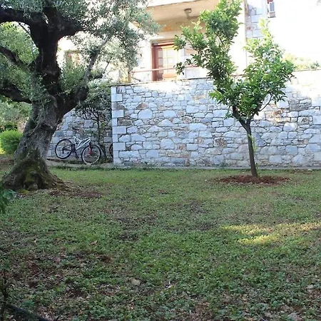 Hanakia Apartment Stoupa